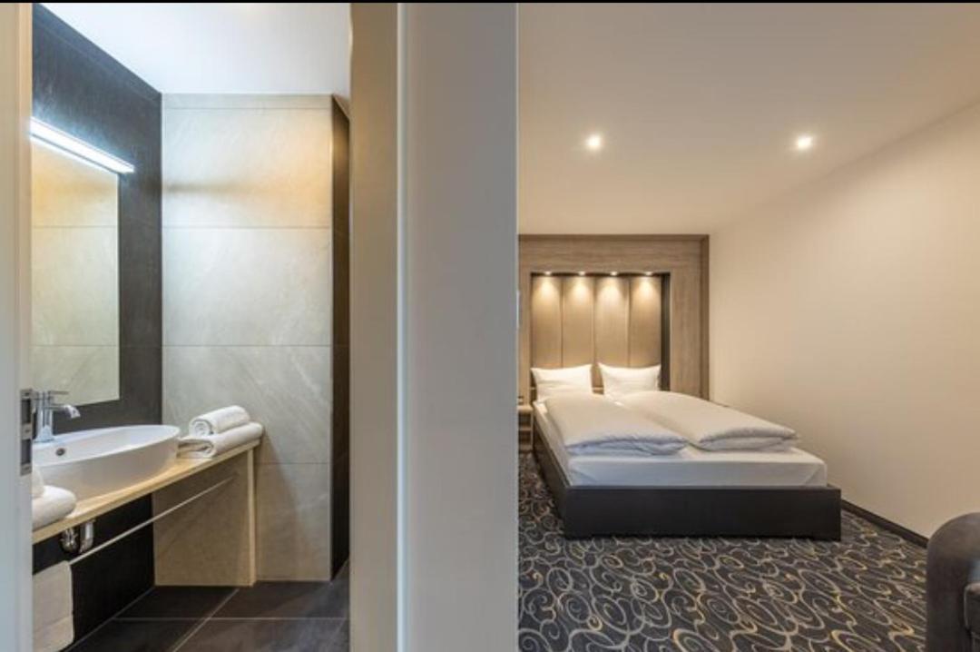 Hotel Business Bay Das Ehemalige Staycation Hotel Sindelfingen Ngoại thất bức ảnh