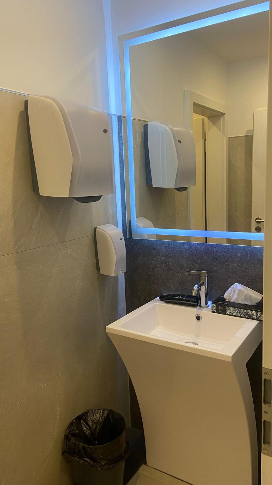 Hotel Business Bay Das Ehemalige Staycation Hotel Sindelfingen Ngoại thất bức ảnh