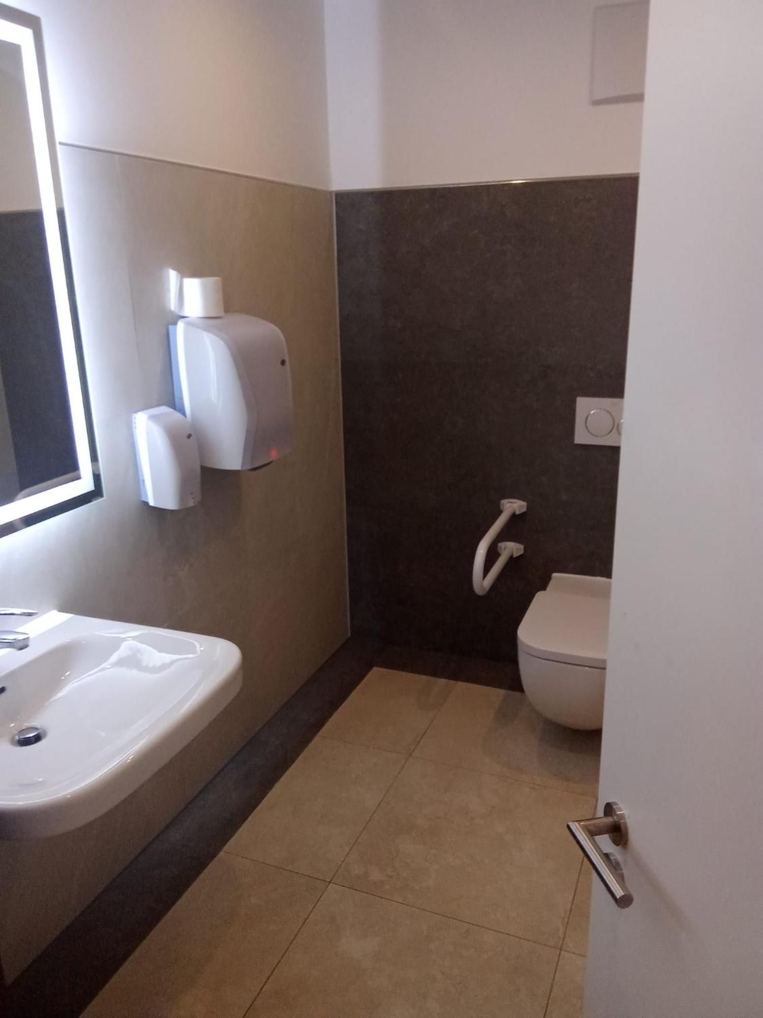 Hotel Business Bay Das Ehemalige Staycation Hotel Sindelfingen Ngoại thất bức ảnh